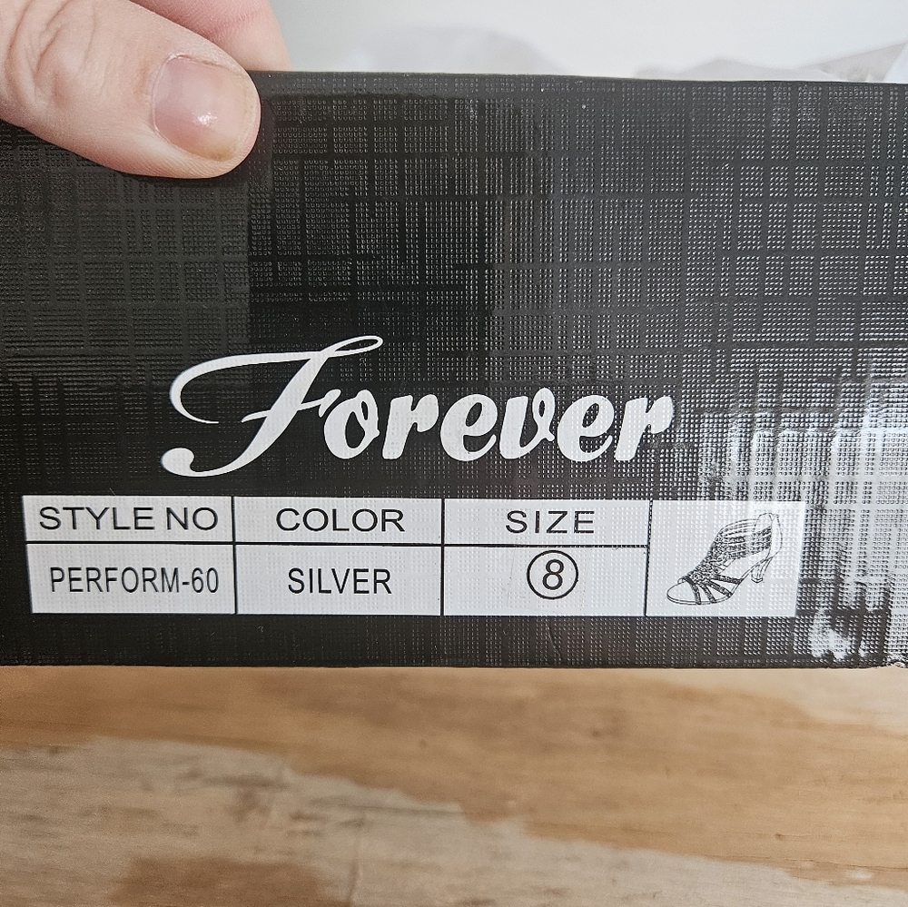 Silver Heels! - Picture 4 of 5
